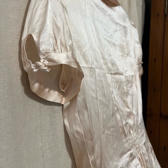🤍3/$15🤍 Bebe silk button down blouse - Picture 6 of 7